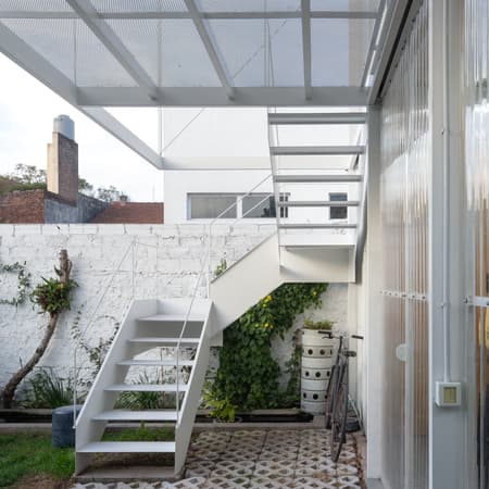 Proyecto Mutan workshop and showroom